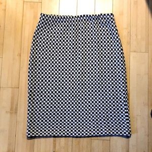 St. John’s knee length skirt, white and black design